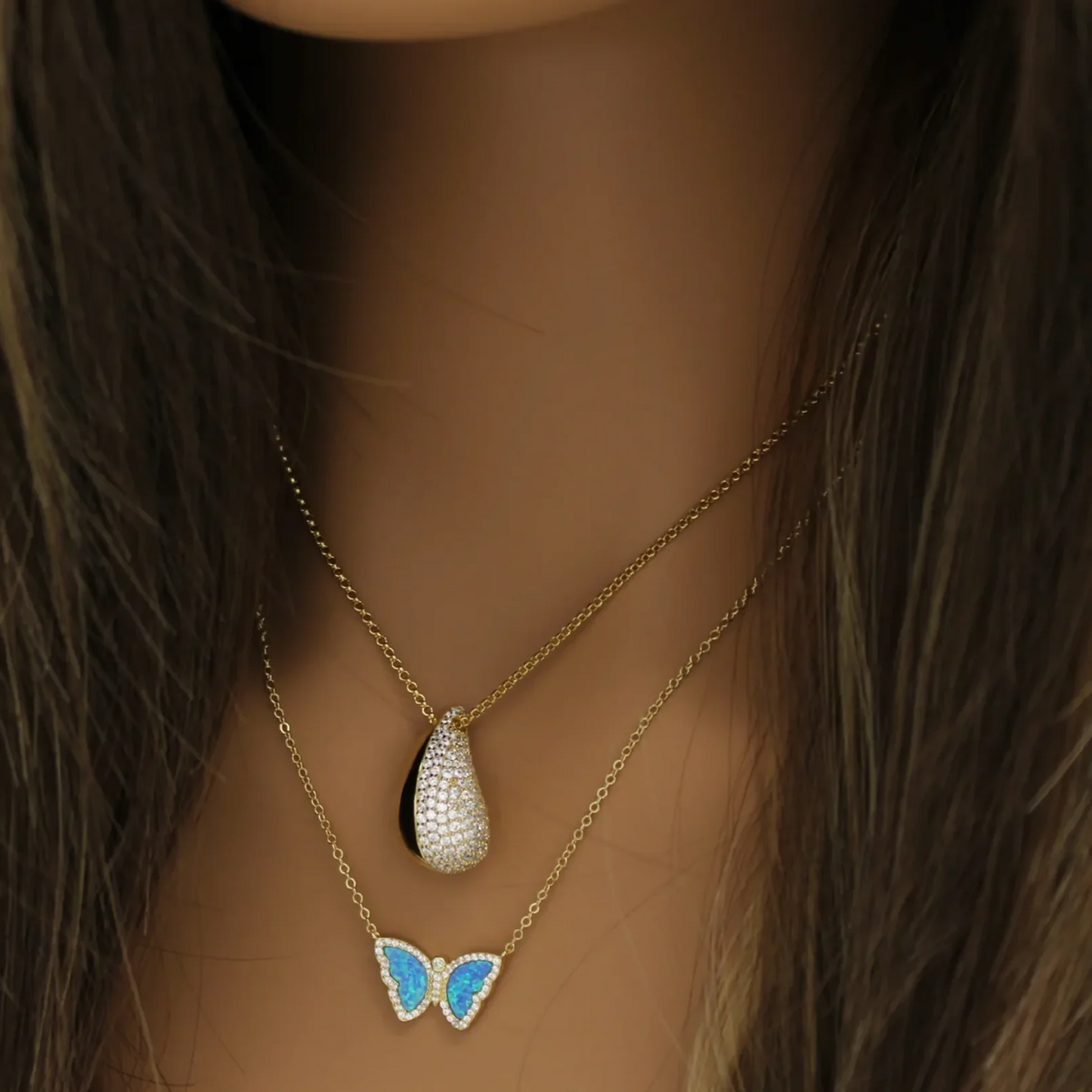 Golden Teardrop Pendant Necklace